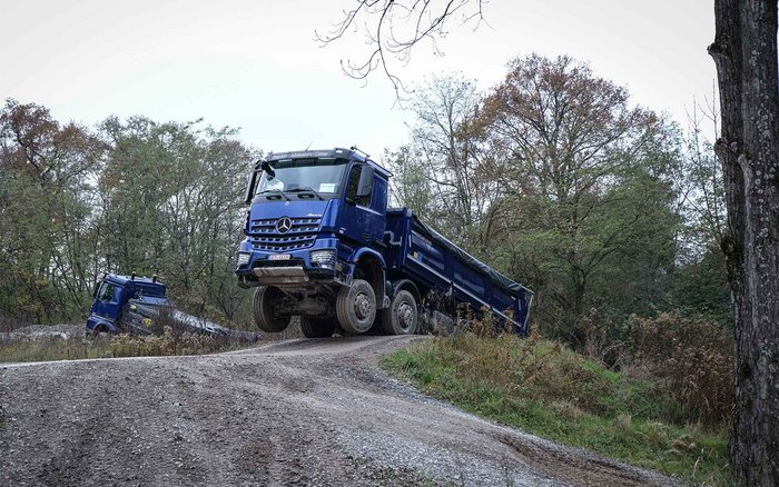 Mercedes-Benz Arcos Kipper fotografiert auf dem Unimog Testgelände in Ötigheim.